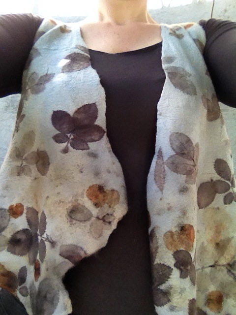 Carla-van-Belle-vilt-Ecoprint-indigo-dye-vestje-vilten-felt-gardens-gift