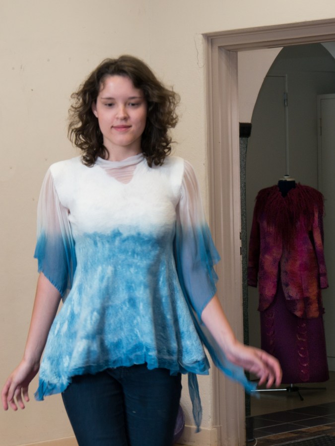 Felt-Tunic-tuniek-vilten-indigo-dye-verven-Nice-Tunic-Tuniek-Nice