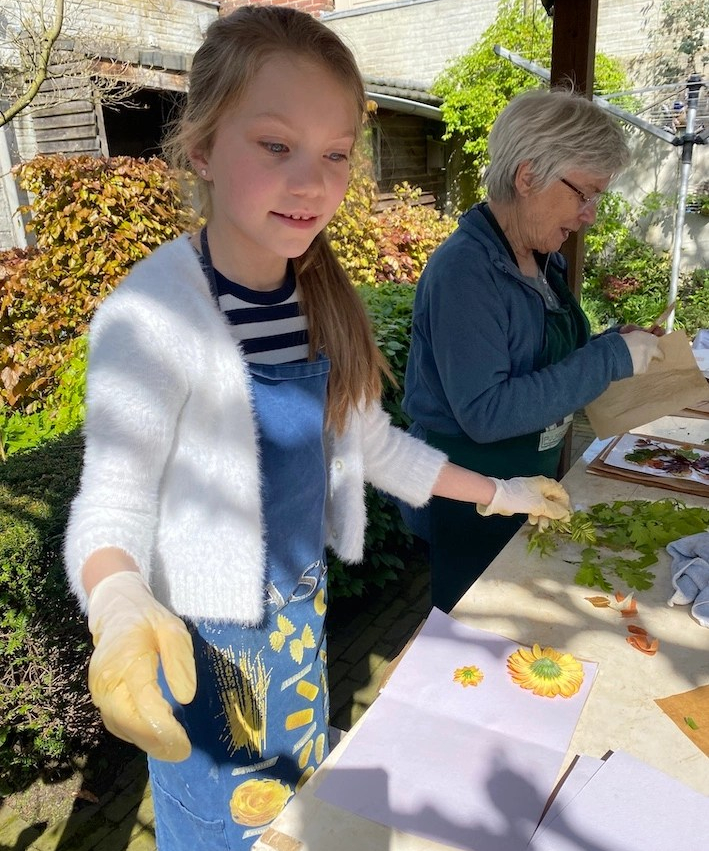 ecoprinten met kleinkind